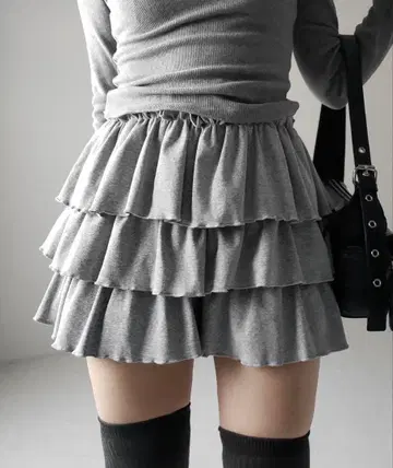 me+em select 3단 프릴 티셔츠 미니 치마바지