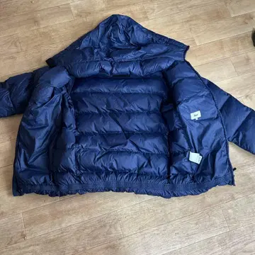 아베일 다운 자켓 M 사이즈