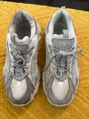 FILA 그레이 스니커즈