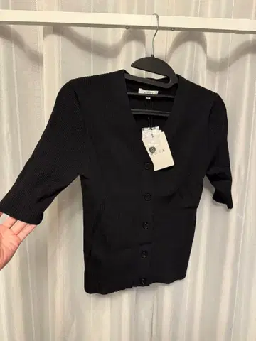 블랙 반소매 V넥 가디건