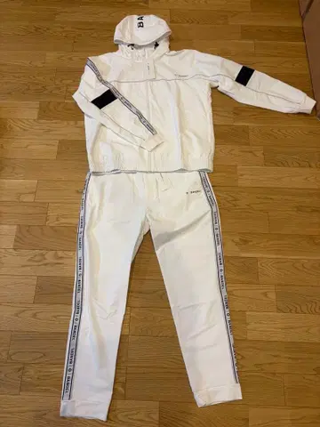 BANDEL 화이트 셋업 후드티