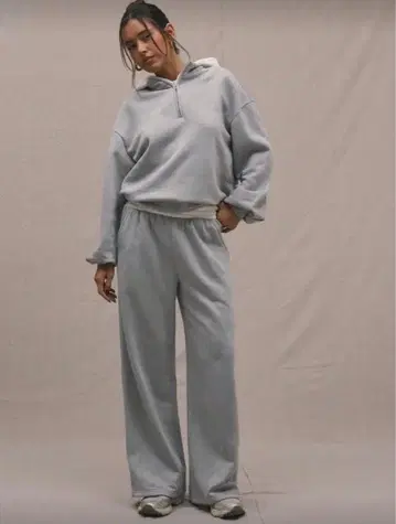 라이트 그레이 후드 부착 맨투맨 세트