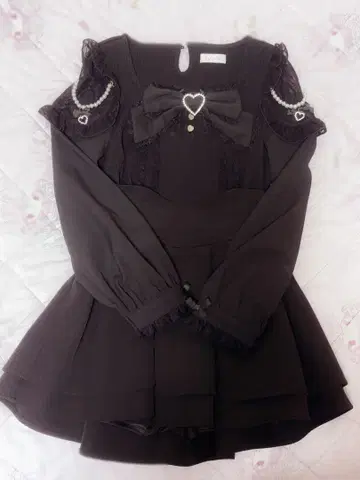 lizlisa 리즈리사 크로스 레이스 리본 컷 상의 블랙 긴팔