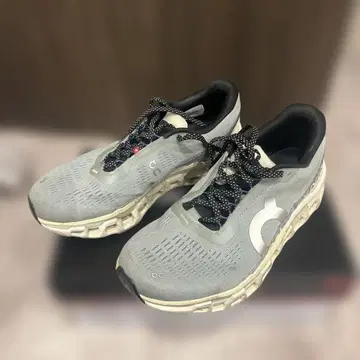 온 러닝 클라우드 몬스터 2 26.0cm