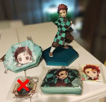 귀멸의 칼날 카마도 탄지로 피규어와 캐릭터 굿즈 세트