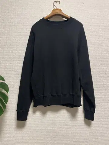 EDIFICE 블랙 크루넥 속기모 트레이닝복 시착만 했습니다.