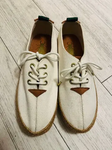 FLY LONDON 캔버스 및 천연 가죽 스니커즈