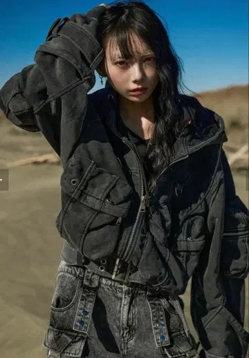 REFLEM 벨트 포함 크롭 카고 ZIP 후드티 그레이