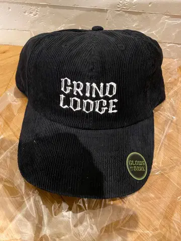 미사용 새상품 grindlodge 축광 코듀로이 캡 grind lodge