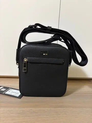 택 포함 새상품 boss 숄더백 가죽