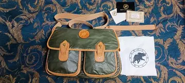 HUNTING WORLD 올리브 그린 숄더백