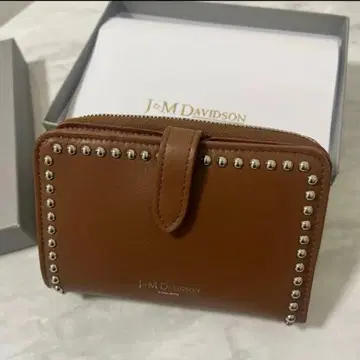 새상품급 카멜 브라운 접이식 지갑