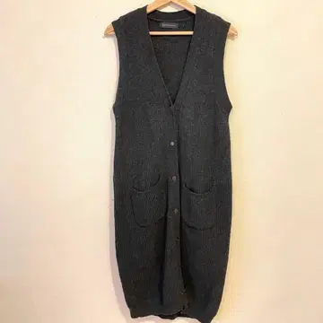 [ 당일 발송 ] BABYEAGLE 다크 그레이 니트 베스트