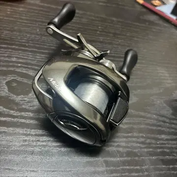 20 메타늄 베이트 낚시릴 오른쪽 핸들