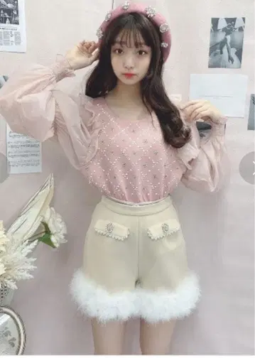 Swankiss pearl feather short pants