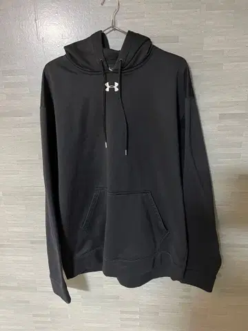 UNDER ARMOUR 블랙 후드티 US 모델