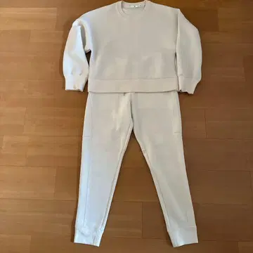 유니클로 +J 화이트 맨투맨 셋업 S 사이즈