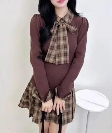 브라운 체크 무늬 리본 포함 원피스