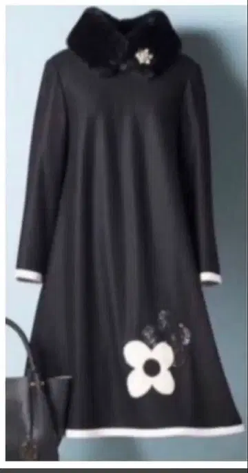 엠즈 그레이시 플라워 자수 긴팔 무릎 기장 원피스 블랙 베이지