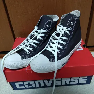 CONVERSE 네이비 하이컷 스니커즈. 24.5cm 상자에 흠집 있음