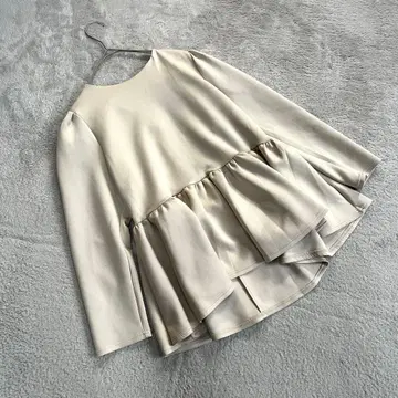 새상품급 (L) 프릴 긴팔 상의 옅은 핑크 페미닌 걸리시