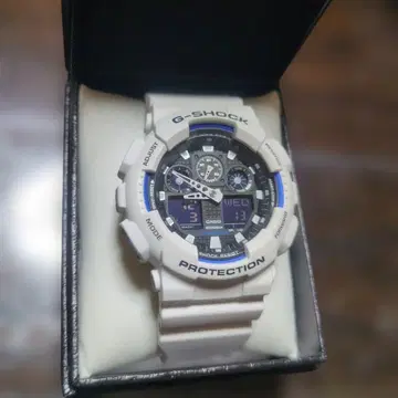 새상품급 CASIO G-SHOCK GA-100B-7AJF 화이트