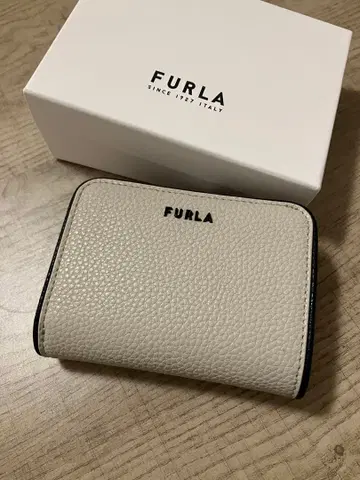 새상품 훌라 접이식 지갑 wp00260