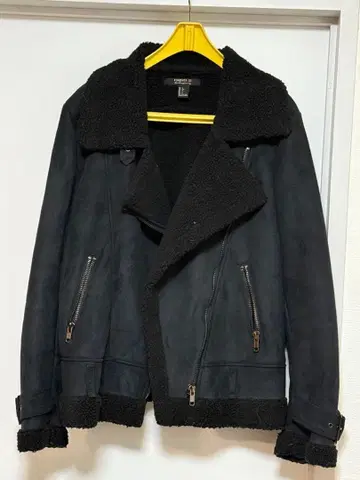 무스탕 코트 블랙 컬러