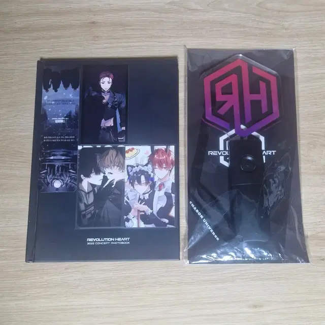 리레볼루션 포토북+응원봉+포카 판매합니다!