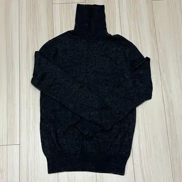 바나나리퍼블릭 터틀넥 스웨터