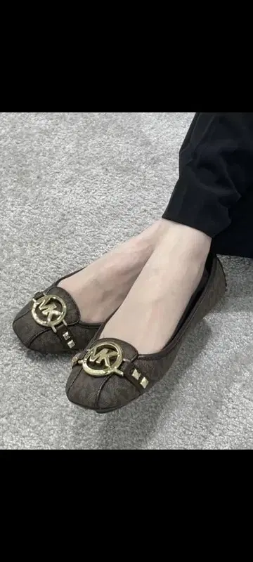 MICHAEL KORS 모카신 - MK 시그니처