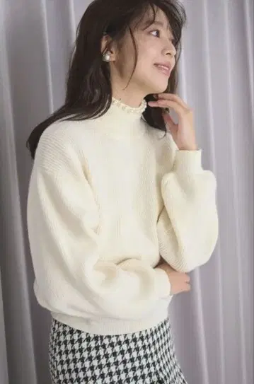 Feroux 화이트 니트 미사용 새상품