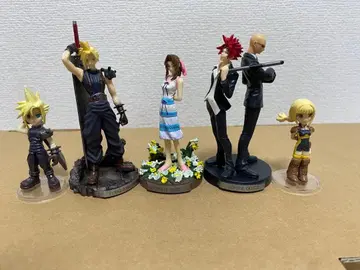 파이널 판타지 VII 피규어 세트