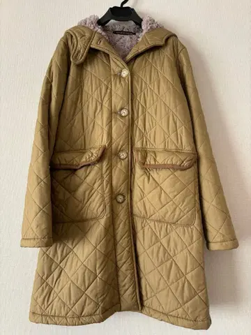 [매킨토시] 보아 안감 퀼팅 코트 36 사이즈