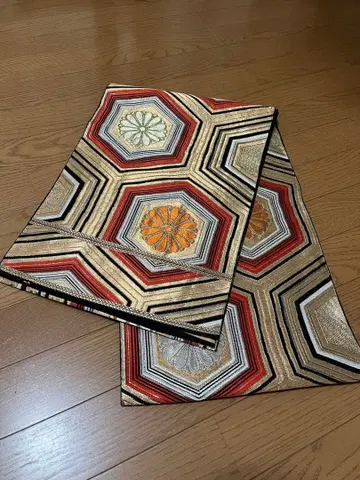 아름다운 육각형 무늬의 후쿠로 오비