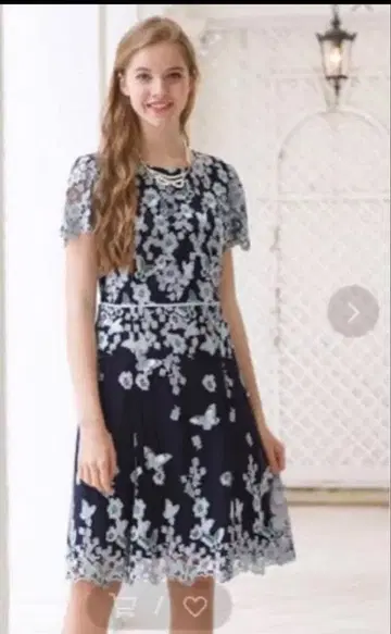 로즈 티아라 주얼 버터플라이 3D 모티브 원피스