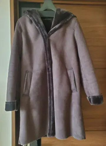 유니클로 무스탕 터치 후디드 코트