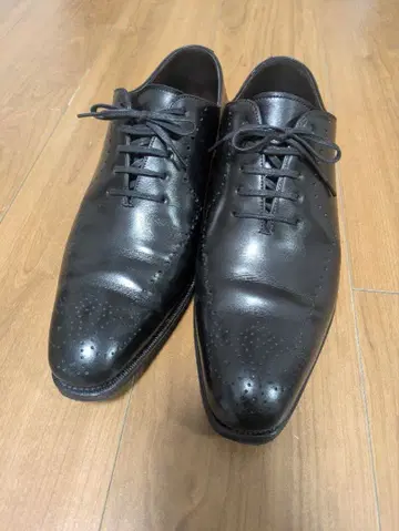 CARMINA 블랙 메달리온 드레스 슈즈 7