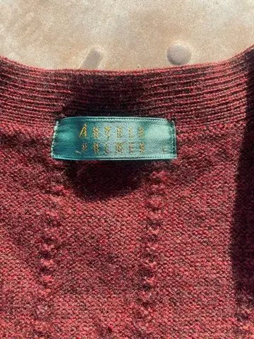 브라운 빨간색 가디건