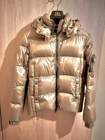 TATRAS 후드 부착 다운 자켓 골드
