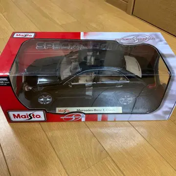Maisto 메르세데스 벤츠 E 클래스 1/18