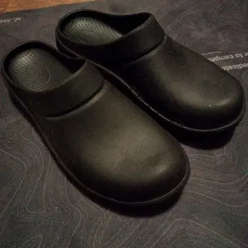 우포스 OOFOS OOcloog 남성용 블랙 샌들