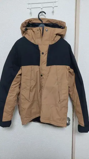 워크맨 AEGIS(이지스) 퓨전 다운 자켓 M 사이즈 베이지