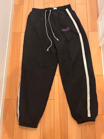 BOKUHA TANOSII 블랙 나일론 팬츠