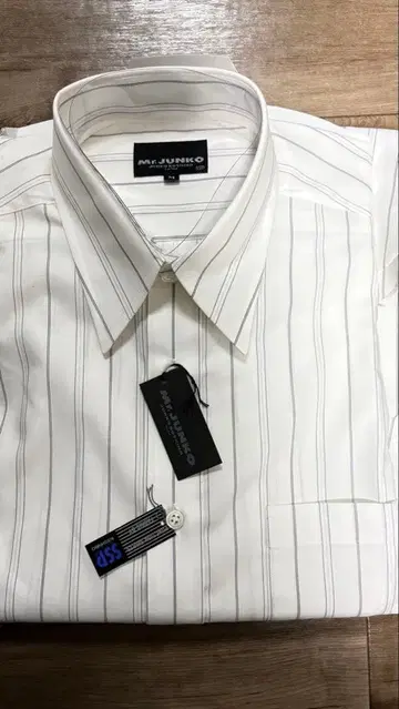 Mr. Junko 반팔 화이트 스트라이프 셔츠