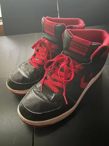 CONVERSE 블랙/레드 하이컷 스니커즈 26.5cm