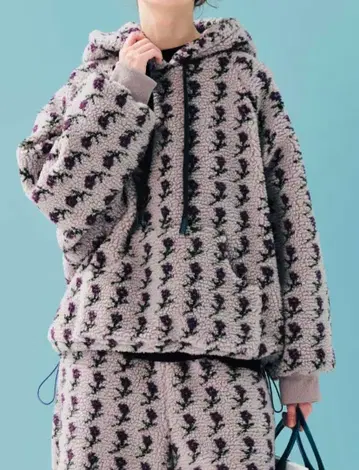 인기 보들보들 꽃무늬 상의 겨울 나들이에 딱