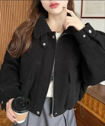 moment+ 페이크 울 모사 2WAY 어레인지 칼라 숏 블루종