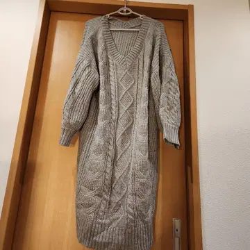 그레이 케이블 짜임 긴팔 니트 원피스