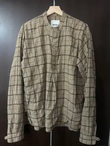 MYTHINKS 베이지 체크 무늬 긴팔 셔츠